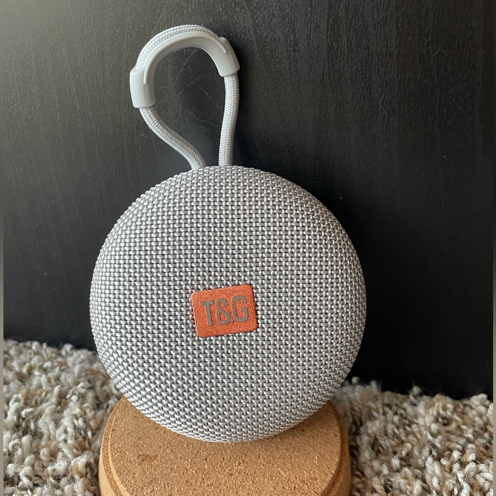 Brand New Mini Wireless Speaker, Waterproof and Dust-proof